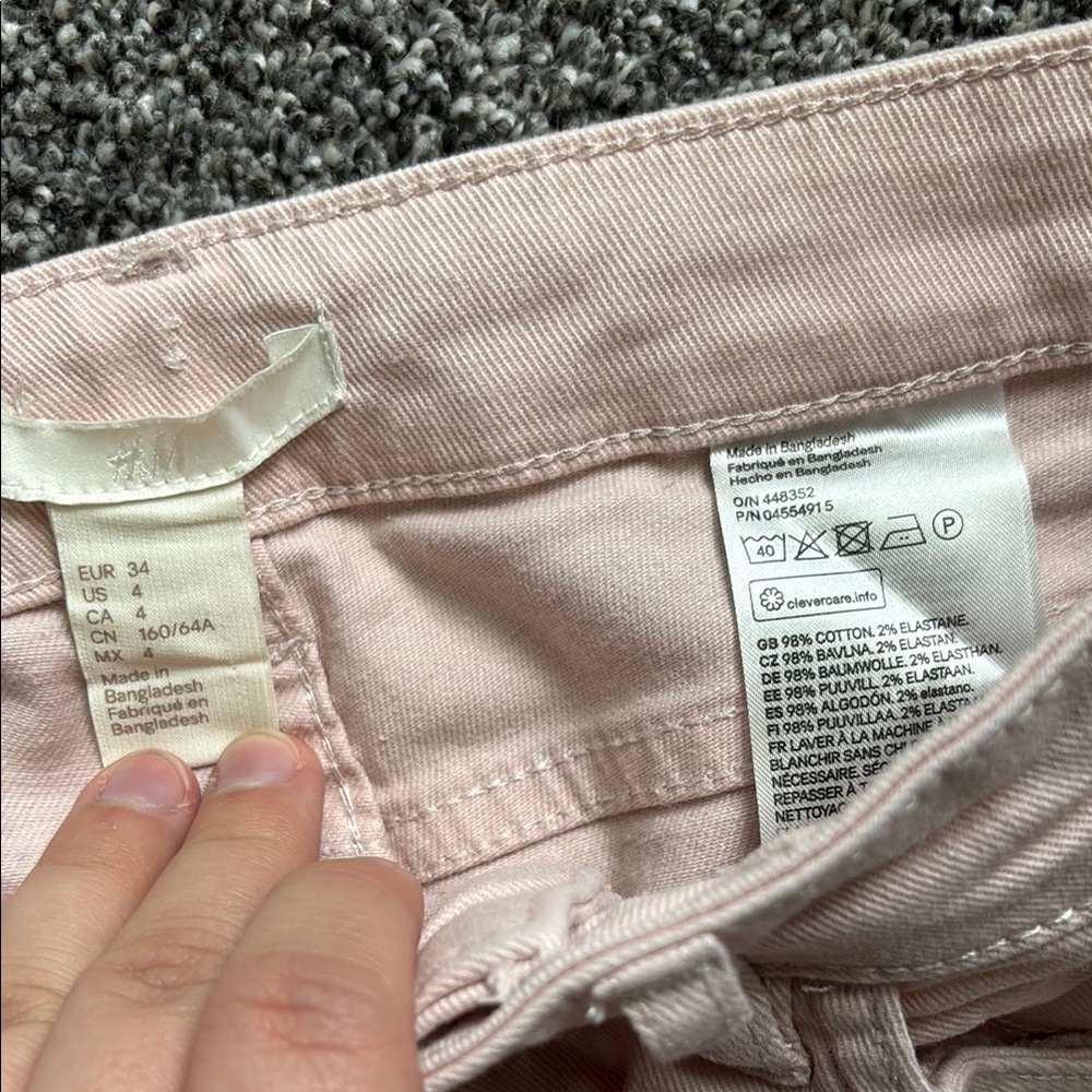 🎈Pink Shorts - Picture 3 of 3